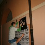 il gruppo di artisti MEAT mette in atto una performance a Prato, su un partito immaginario presente in Sushi Bar Sarajevo